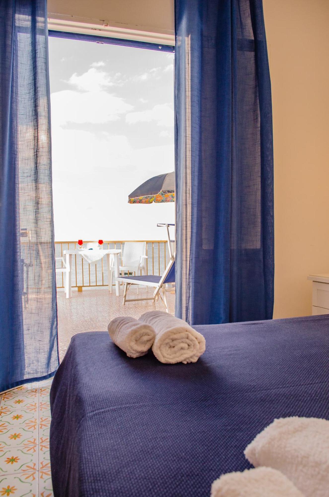Hotel Regina Del Mare Barano d'Ischia Номер фото